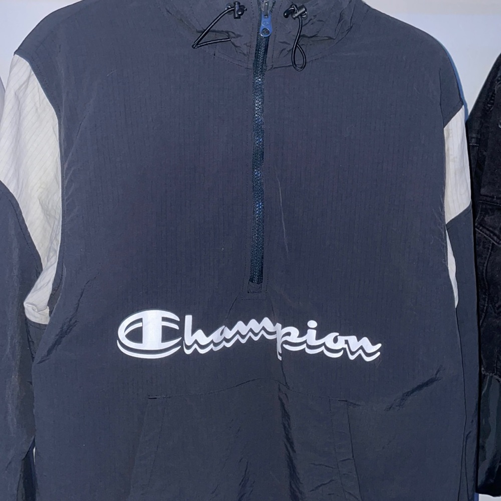 Champion small windbreaker